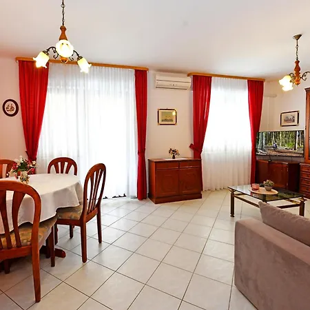 Jasmina Apartment *